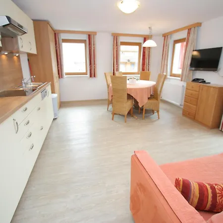 Appartement In Near Lift Hochzillertal, Cleaning Included Uderns
