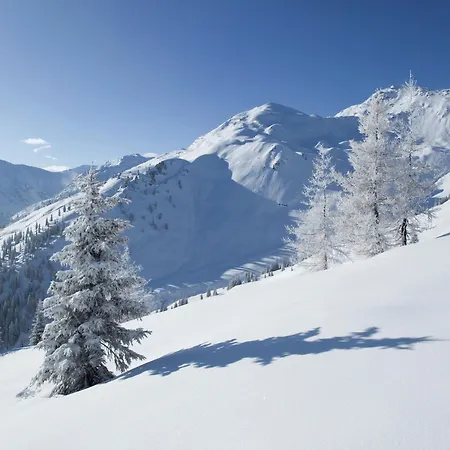 In Near Lift Hochzillertal, Cleaning Included شقة *